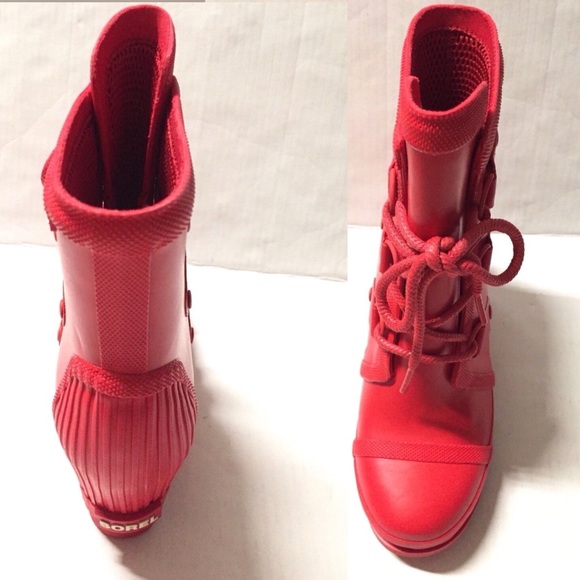 NEW•WALK-ABOUT WEDGE RAIN BOOT - Picture 4 of 7